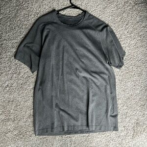Lululemon Grey T-Shirt